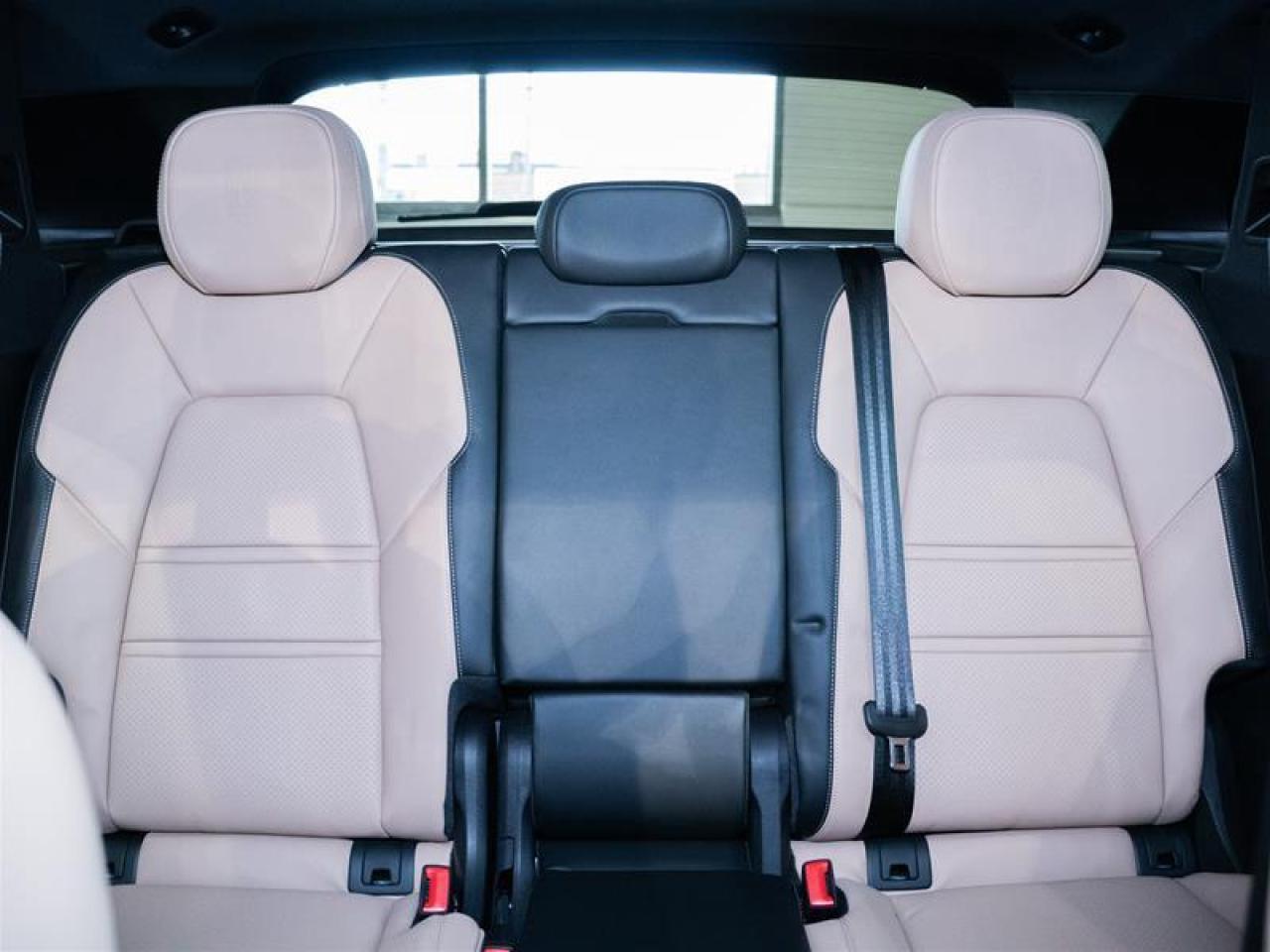 2024 Porsche Cayenne S e-Hybrid AWD Photo