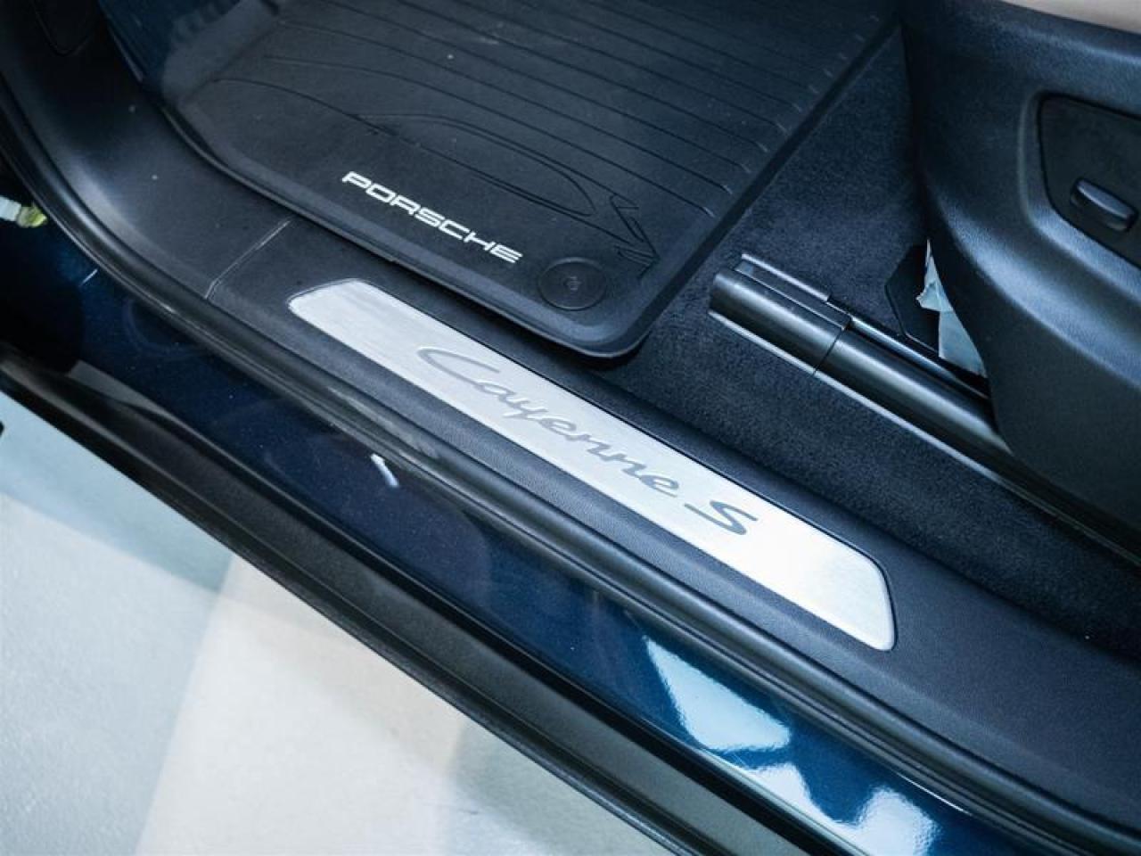 2024 Porsche Cayenne S e-Hybrid AWD Photo