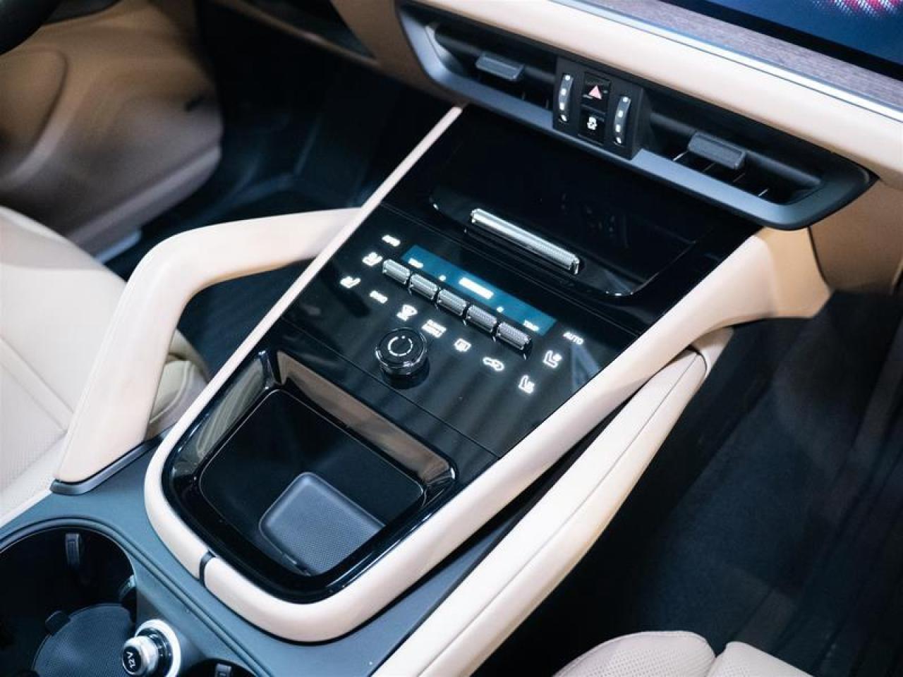 2024 Porsche Cayenne S e-Hybrid AWD Photo