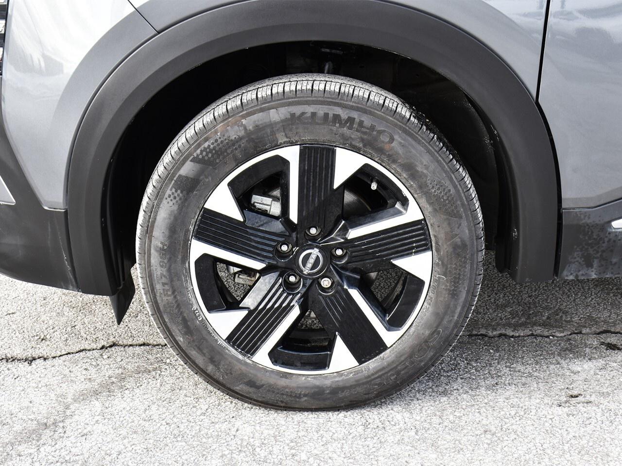 2025 Nissan Kicks SV AWD, DEMO CLEARANCE !! Photo