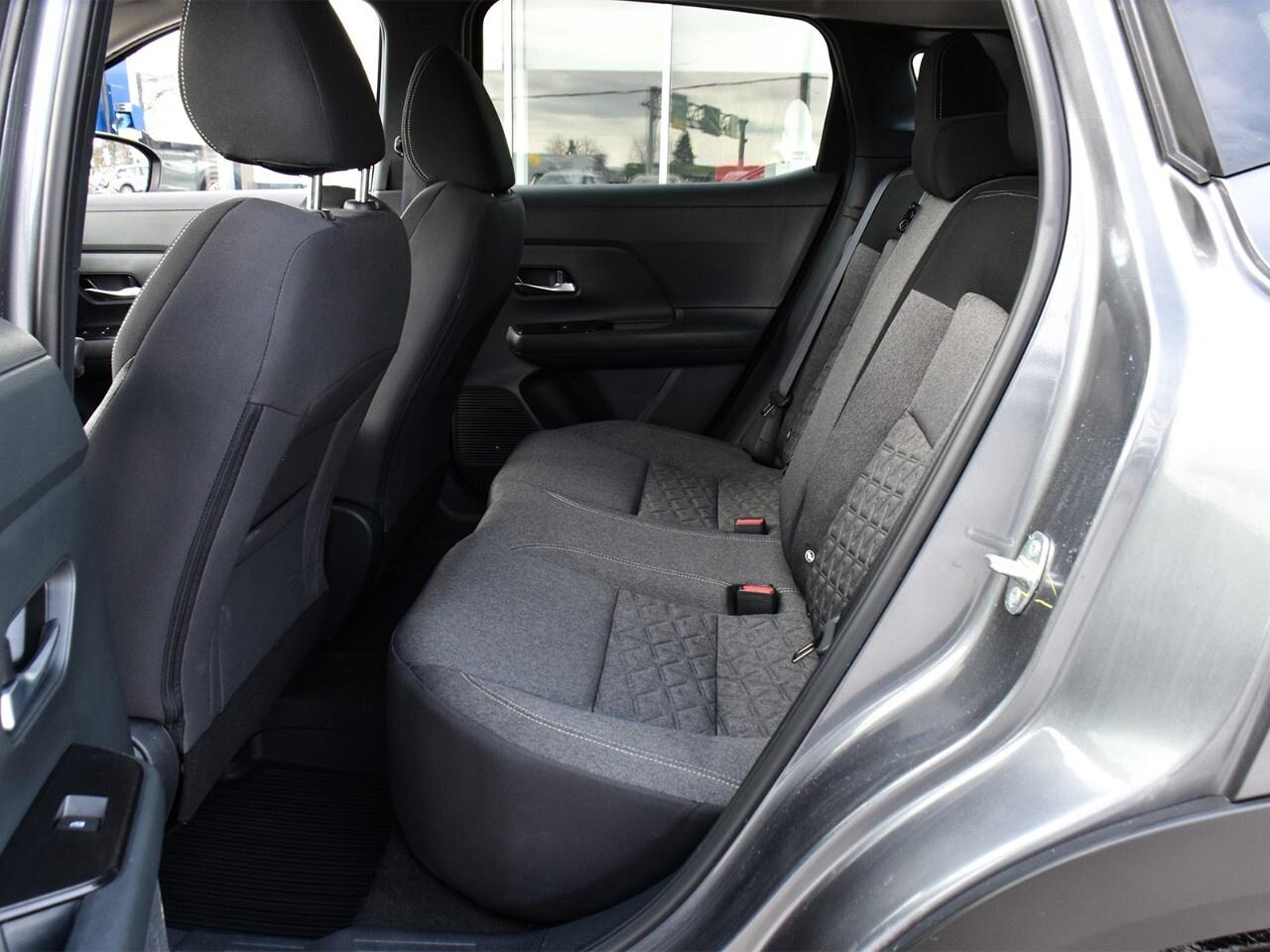 2025 Nissan Kicks SV AWD, DEMO CLEARANCE !! Photo