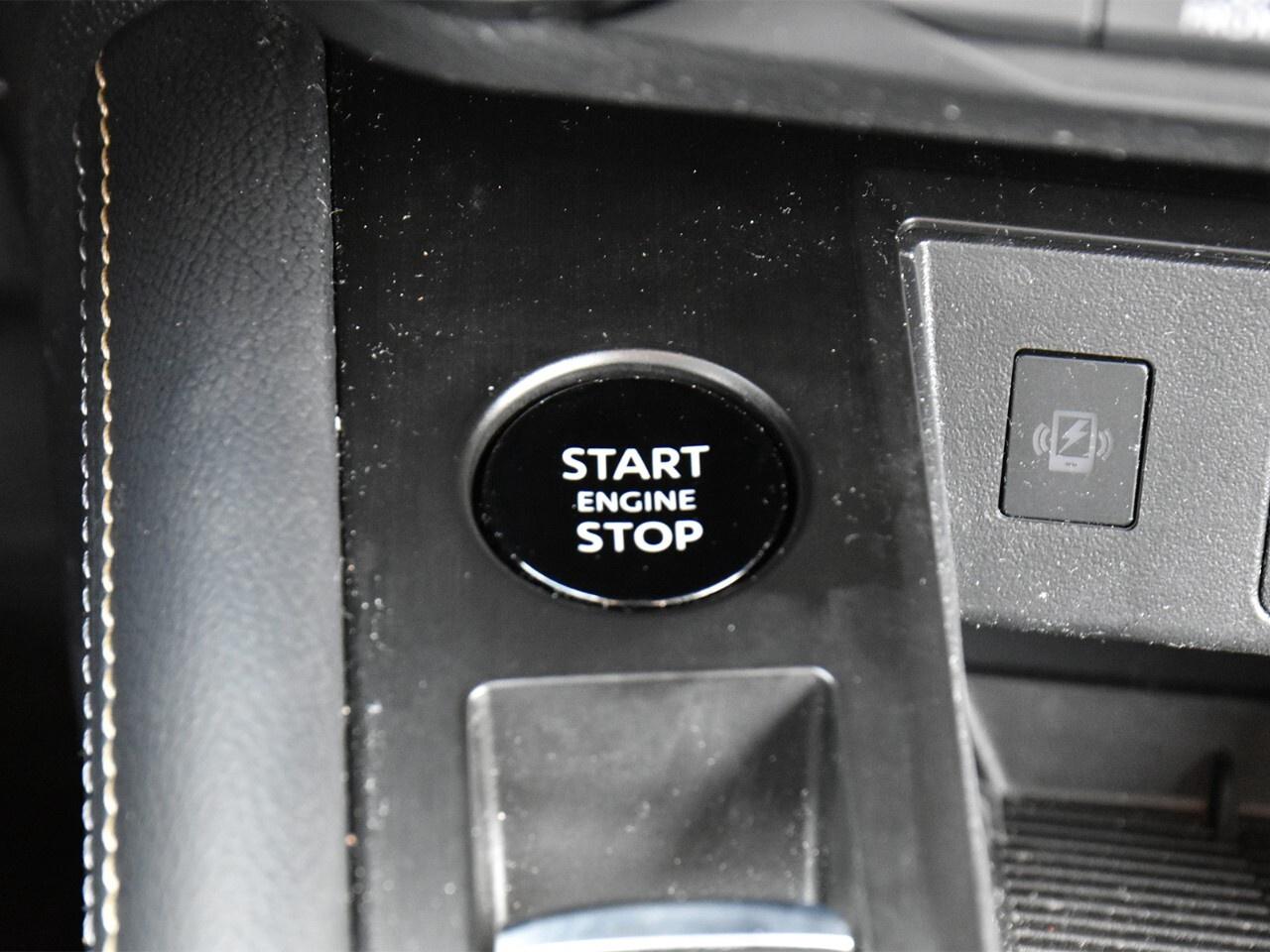 2025 Nissan Kicks SV AWD, DEMO CLEARANCE !! Photo