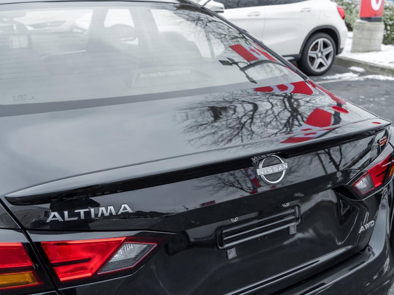2023 Nissan Altima SR Photo