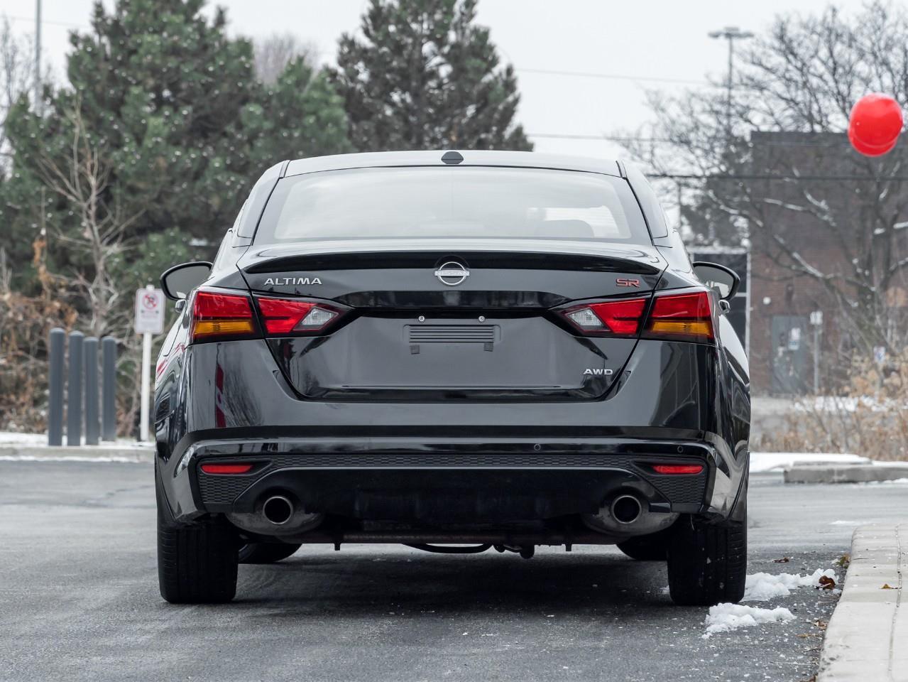 2023 Nissan Altima SR Photo