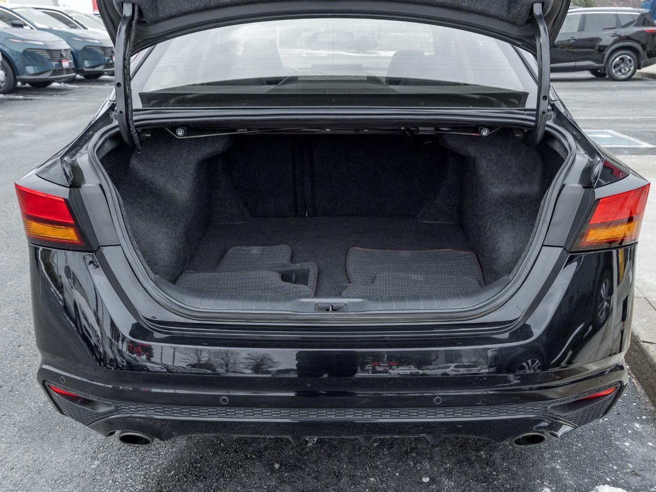 2023 Nissan Altima SR Photo