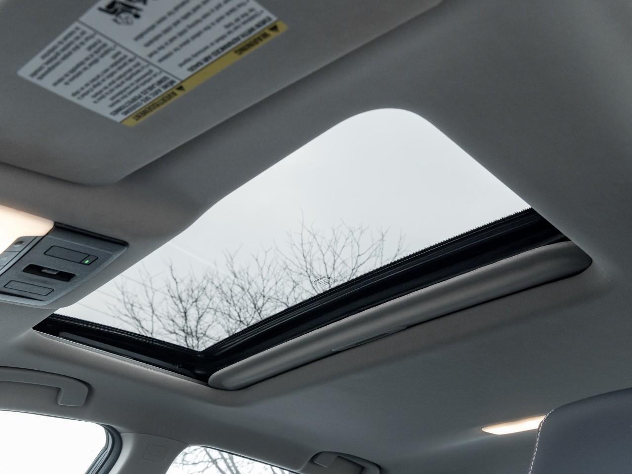 2023 Nissan Altima SR Photo