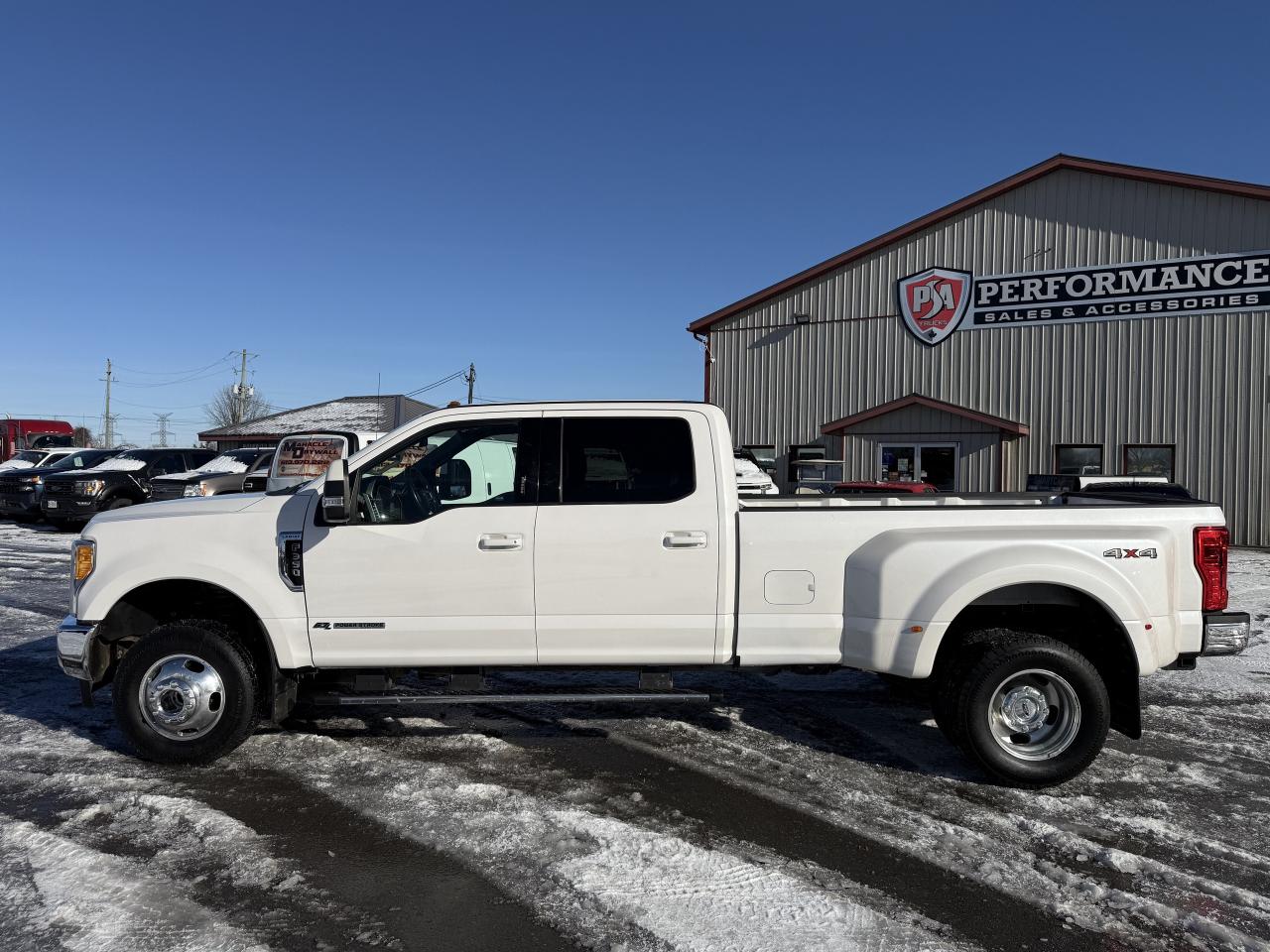 2017 Ford F-350 LARIAT POWERSTROKE DUALLY 4X4 Photo3