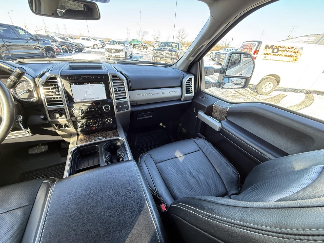 2017 Ford F-350 LARIAT POWERSTROKE DUALLY 4X4 Photo