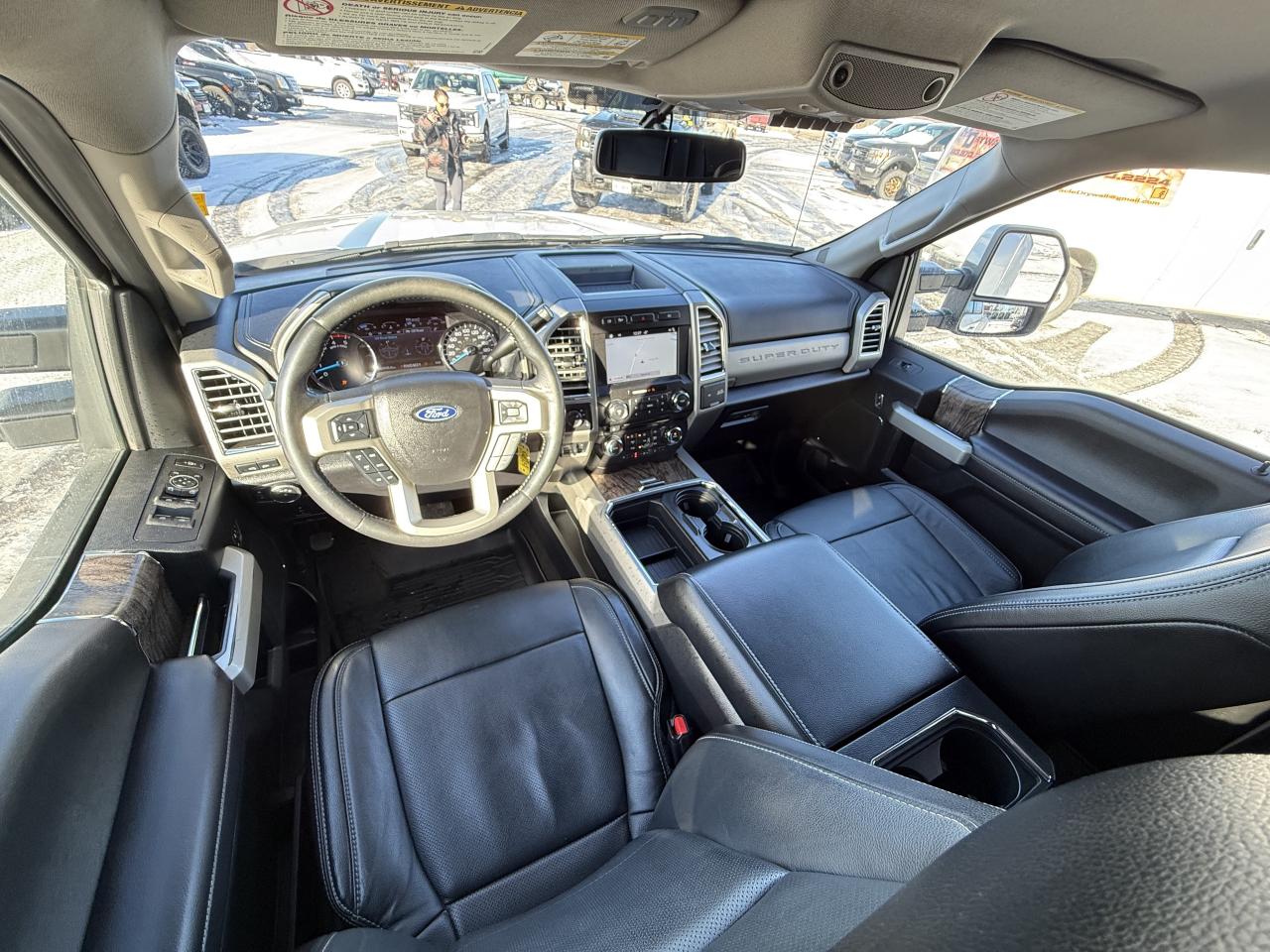 2017 Ford F-350 LARIAT POWERSTROKE DUALLY 4X4 Photo