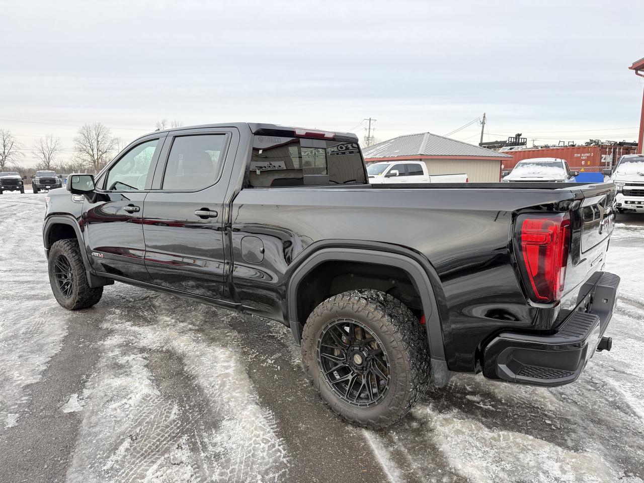 2022 GMC Sierra 1500 4WD Crew Cab 157  AT4 Photo4
