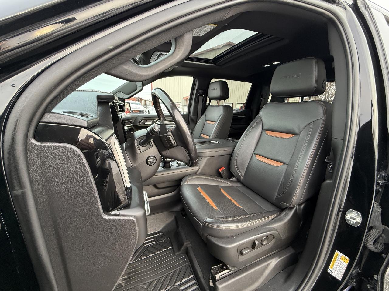 2022 GMC Sierra 1500 4WD Crew Cab 157  AT4 Photo