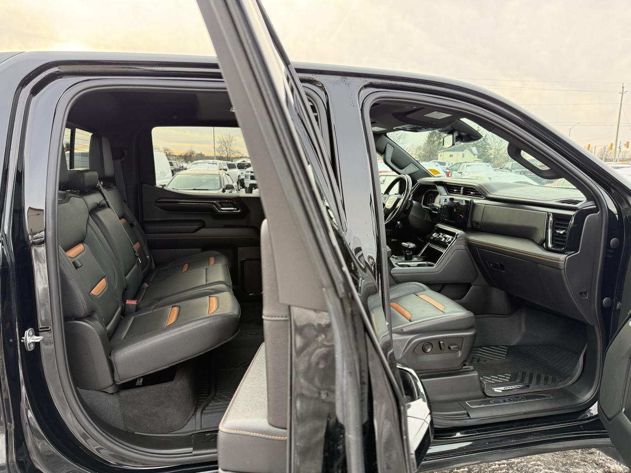 2022 GMC Sierra 1500 4WD Crew Cab 157  AT4 Photo