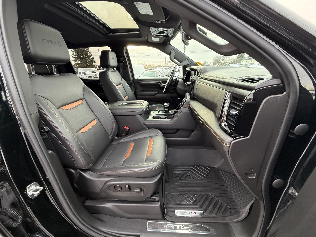 2022 GMC Sierra 1500 4WD Crew Cab 157  AT4 Photo