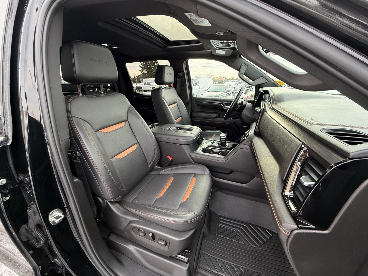 2022 GMC Sierra 1500 4WD Crew Cab 157  AT4 Photo