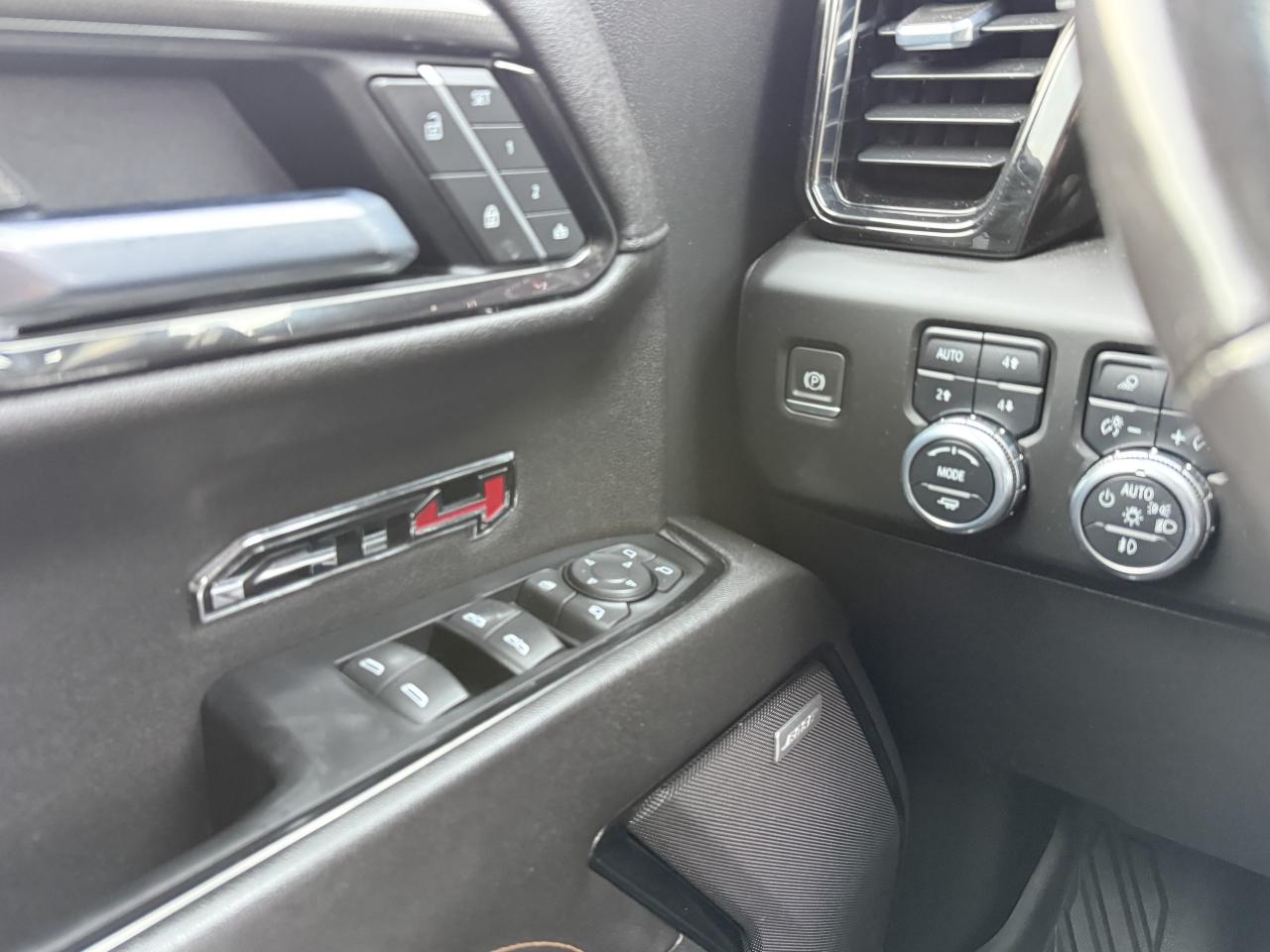 2022 GMC Sierra 1500 4WD Crew Cab 157  AT4 Photo