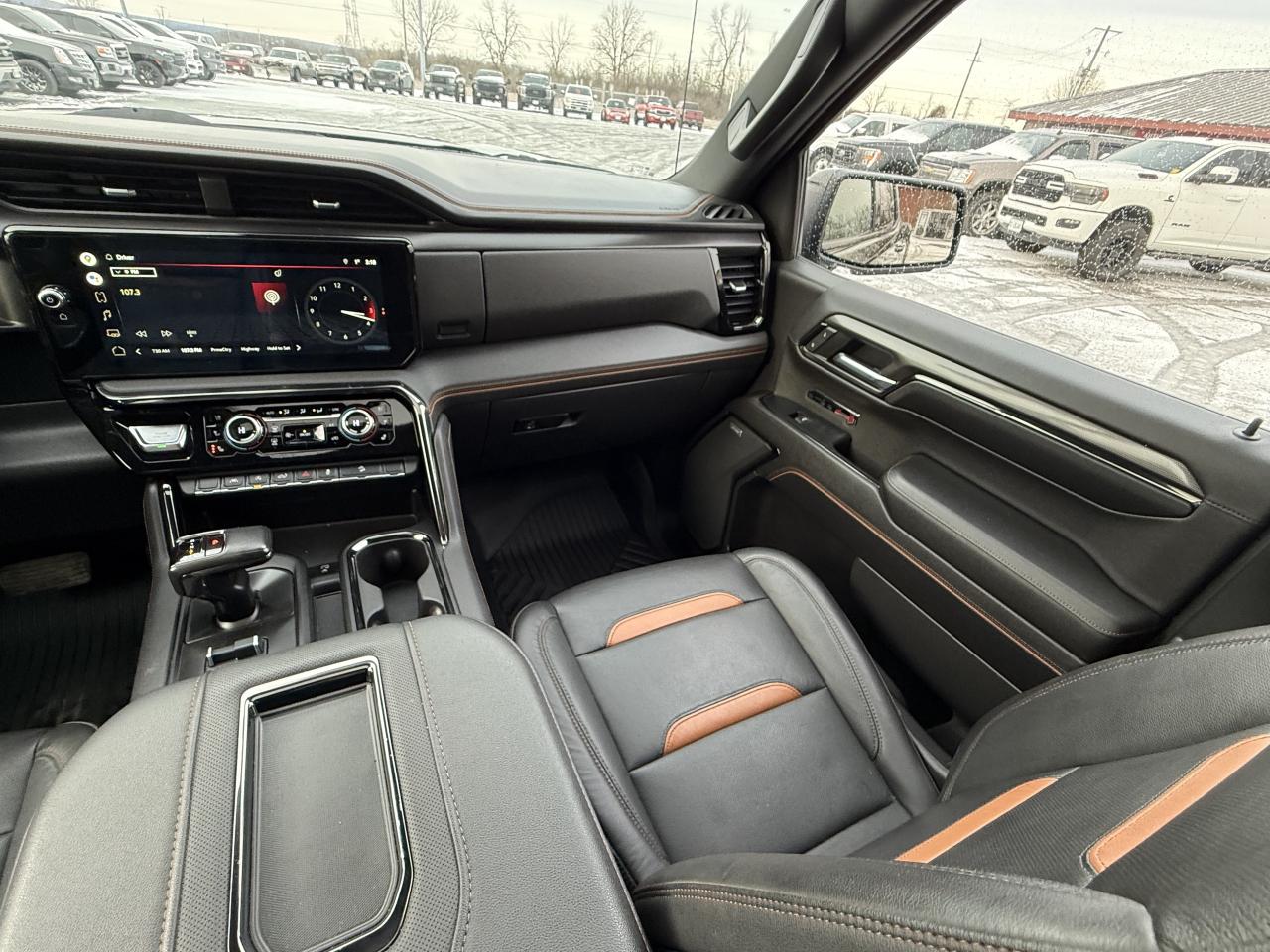 2022 GMC Sierra 1500 4WD Crew Cab 157  AT4 Photo