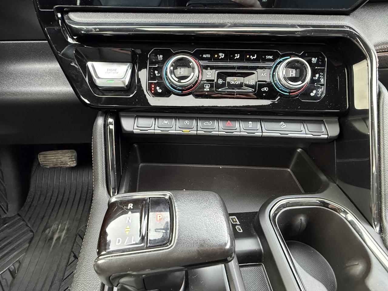 2022 GMC Sierra 1500 4WD Crew Cab 157  AT4 Photo