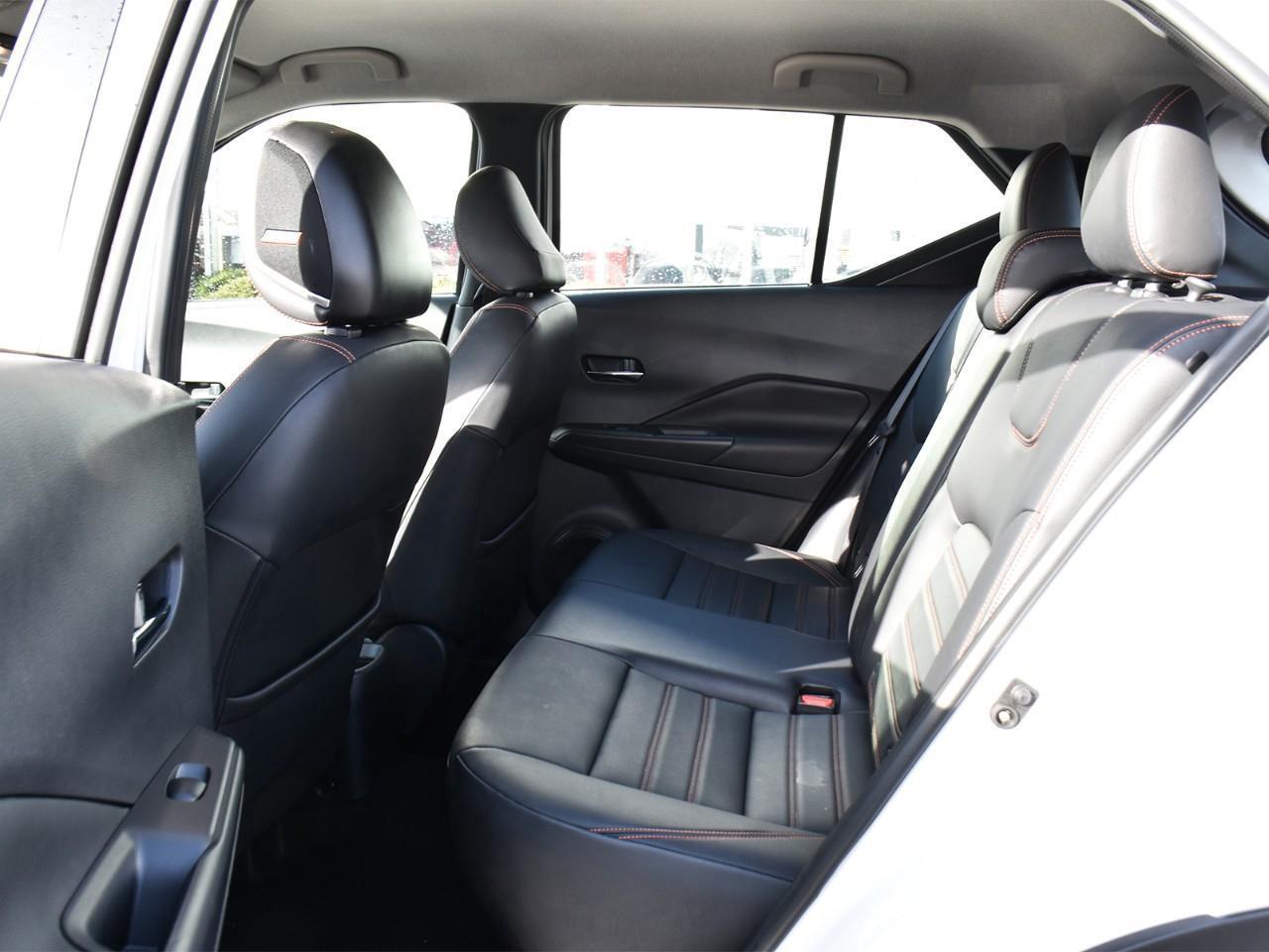 2019 Nissan Kicks SR Photo