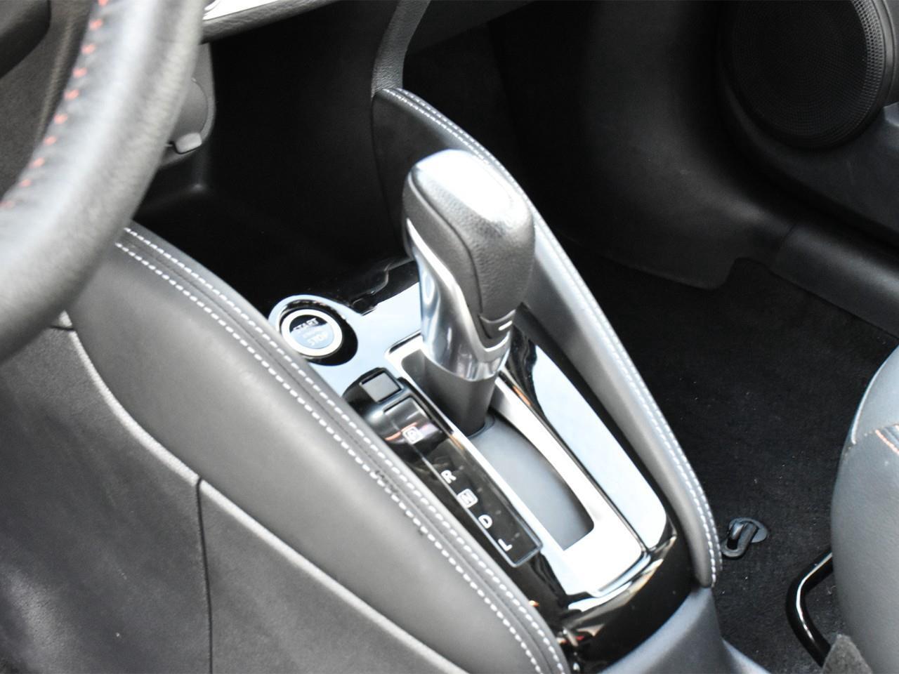 2019 Nissan Kicks SR Photo