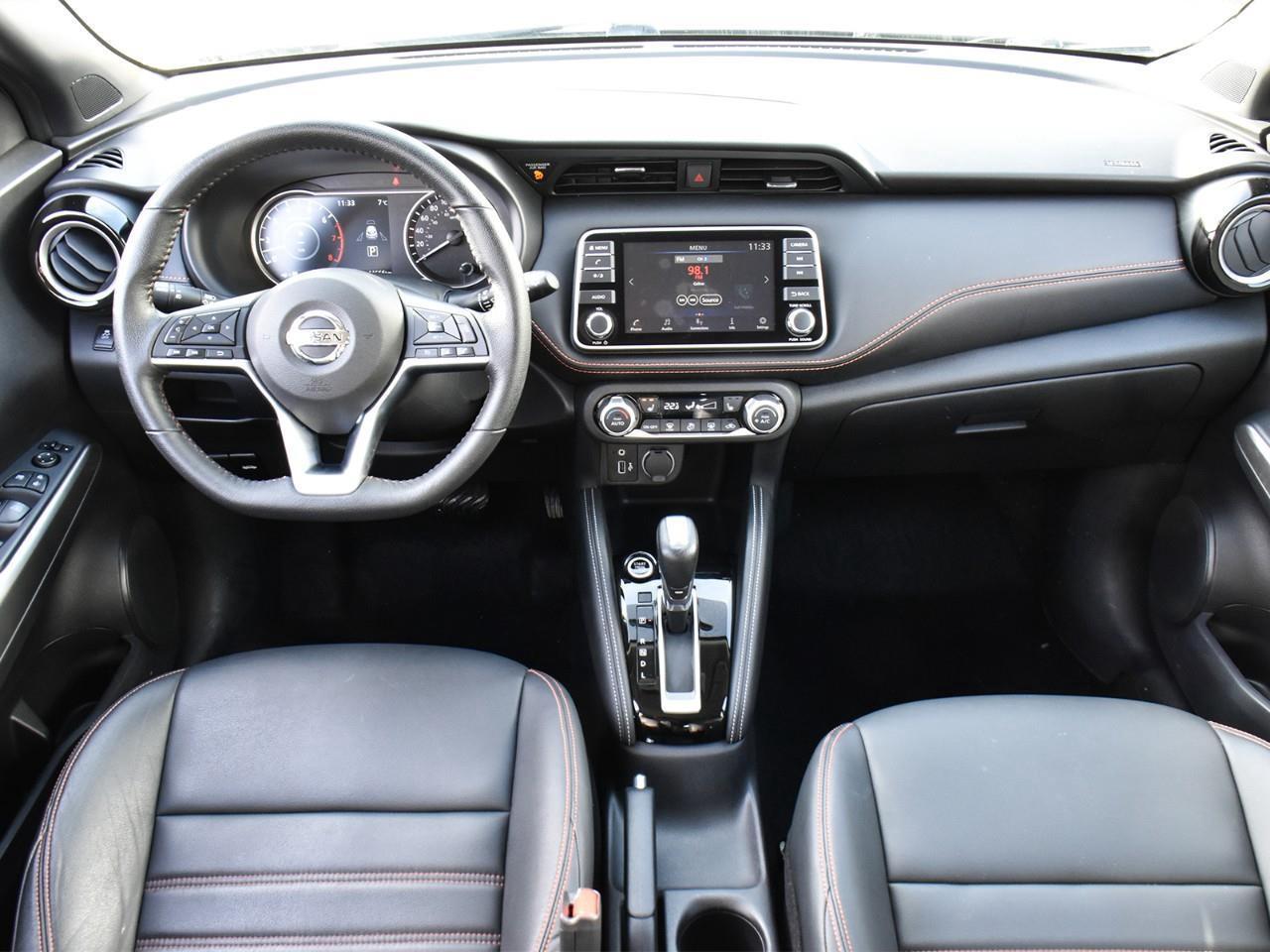 2019 Nissan Kicks SR Photo