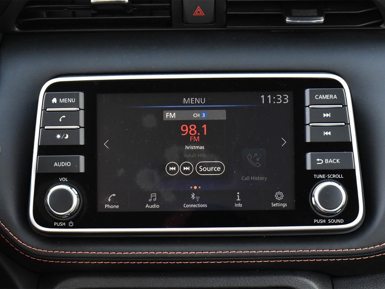 2019 Nissan Kicks SR Photo