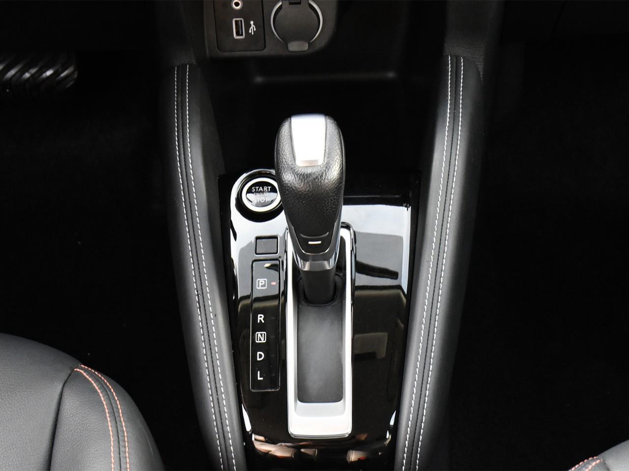 2019 Nissan Kicks SR Photo