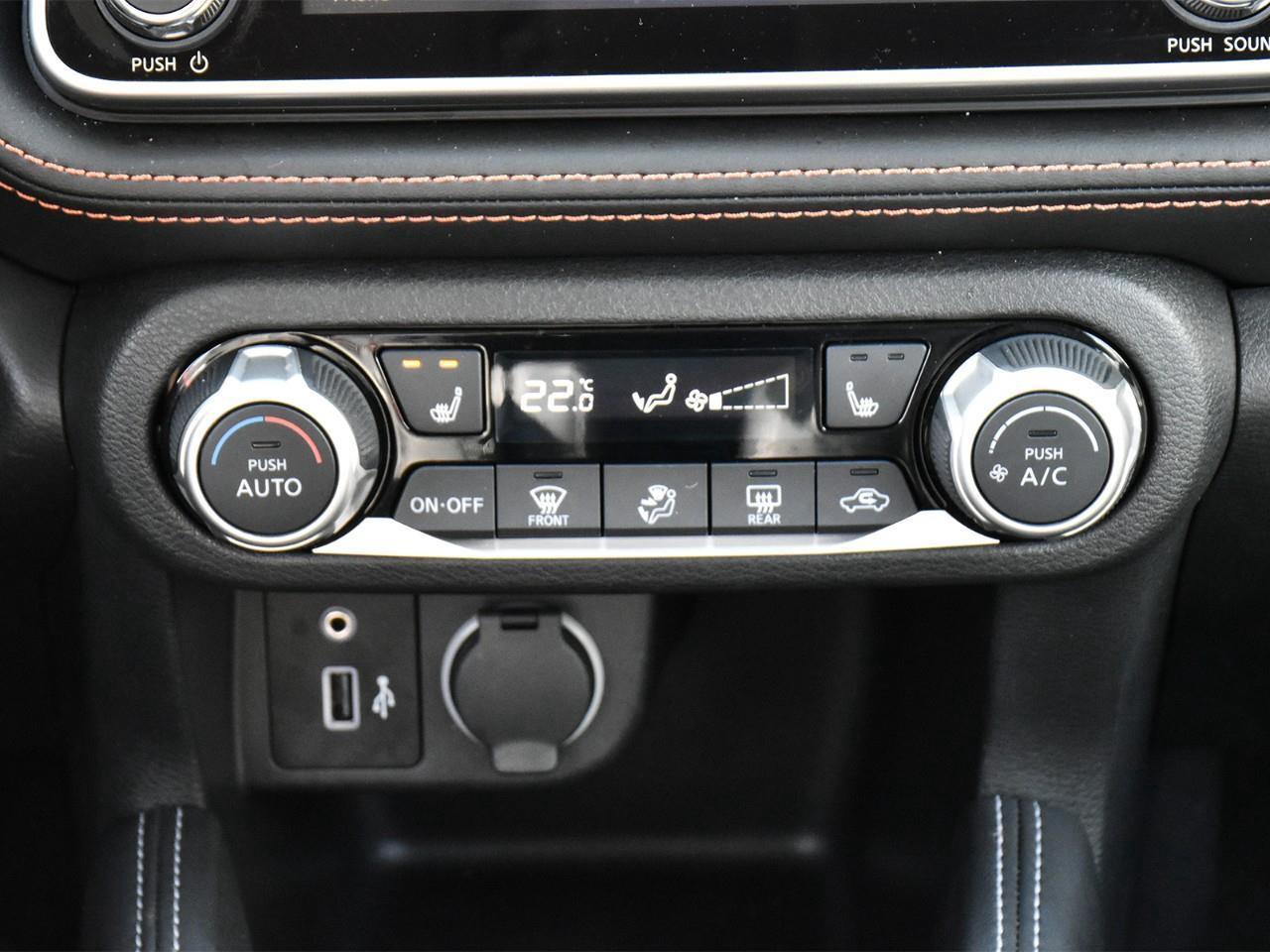 2019 Nissan Kicks SR Photo