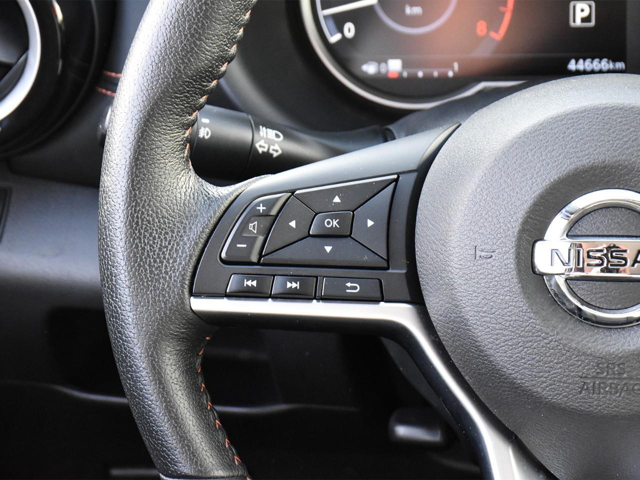 2019 Nissan Kicks SR Photo