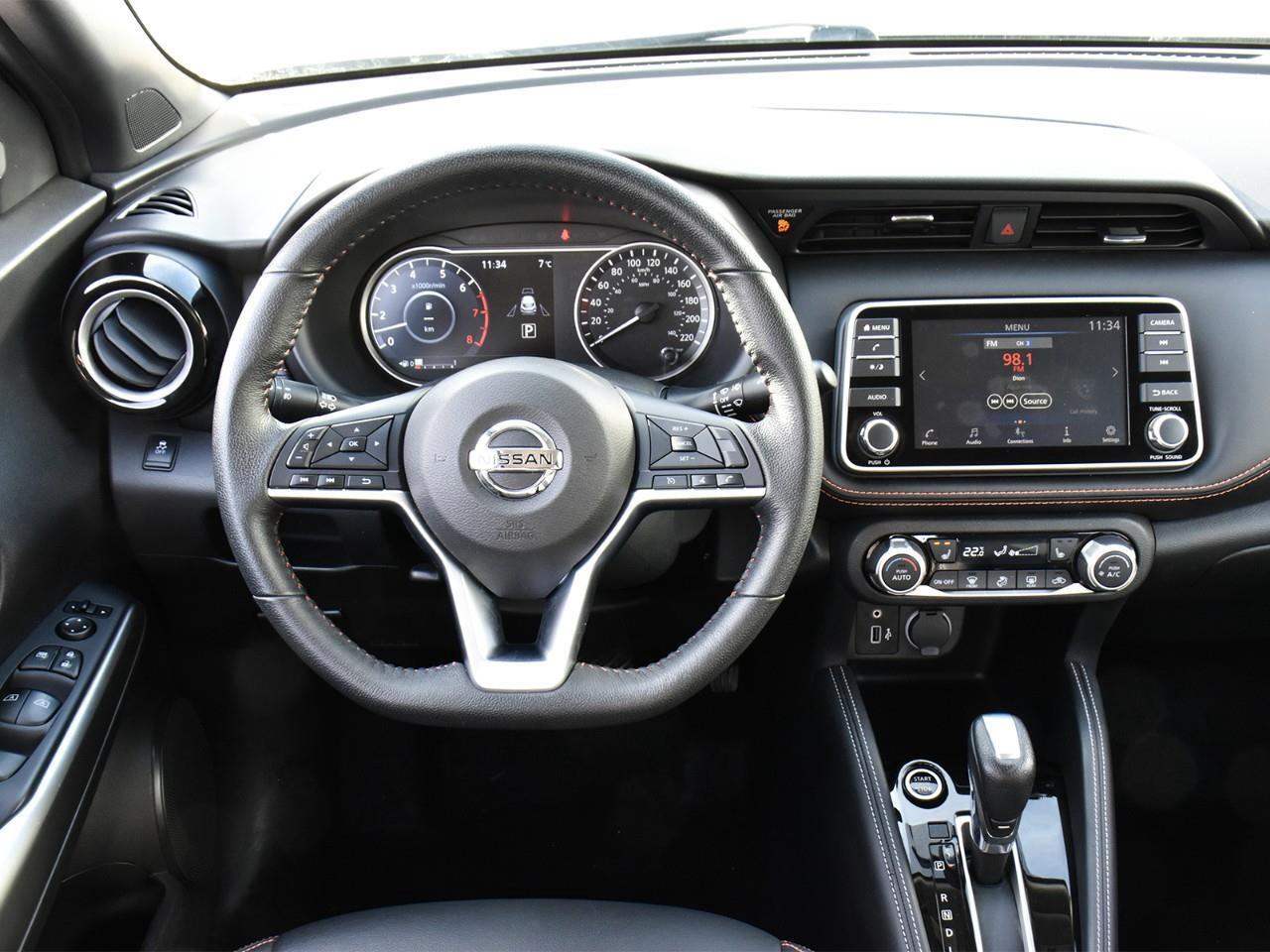 2019 Nissan Kicks SR Photo