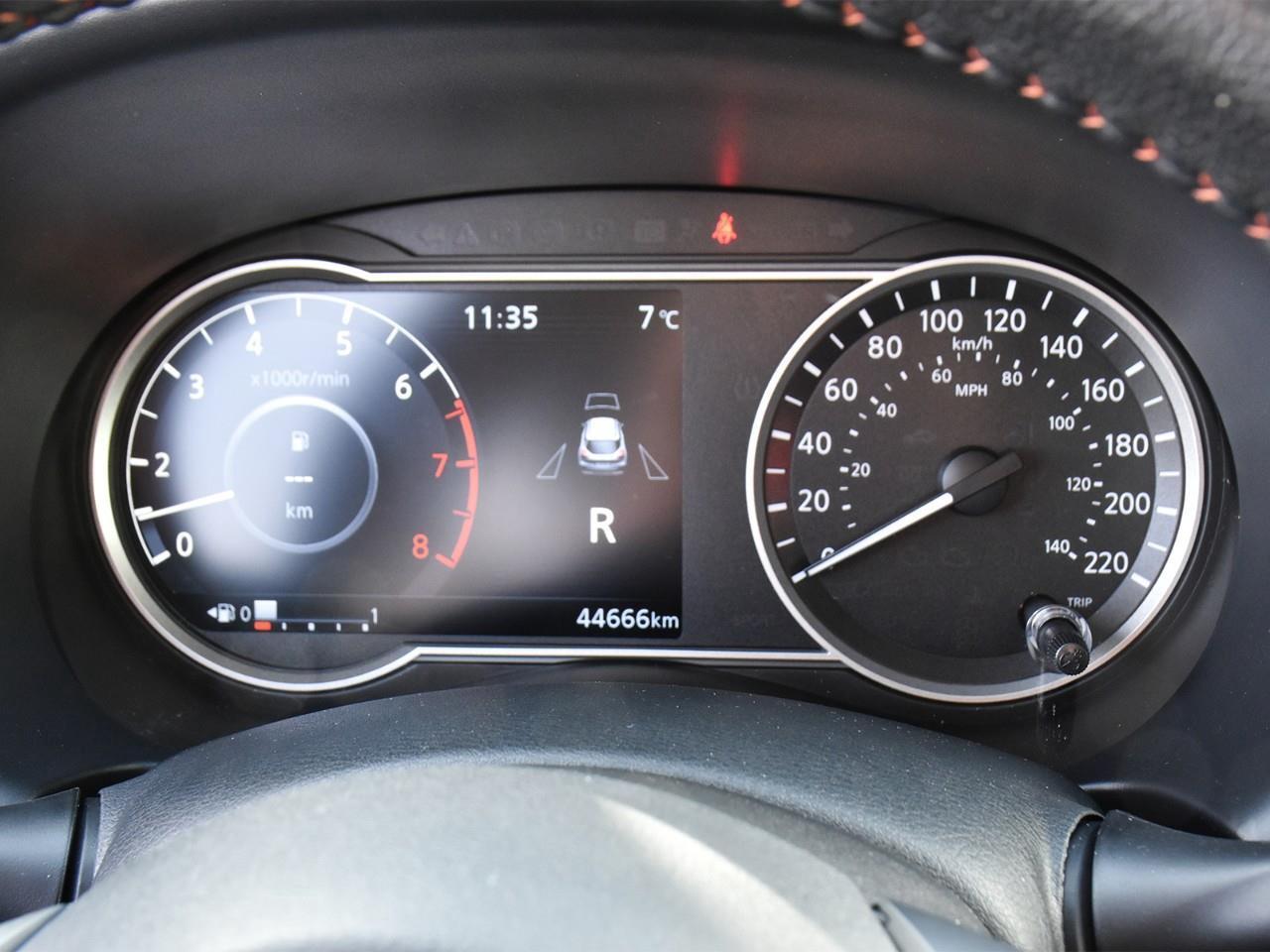 2019 Nissan Kicks SR Photo