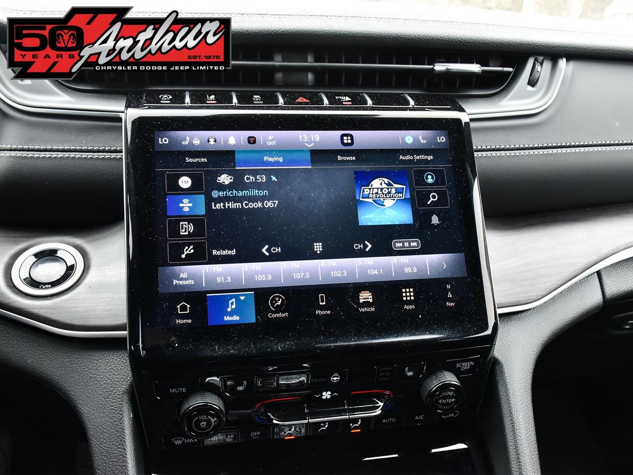 2025 Jeep Grand Cherokee L L LIMITED 4X4 Photo