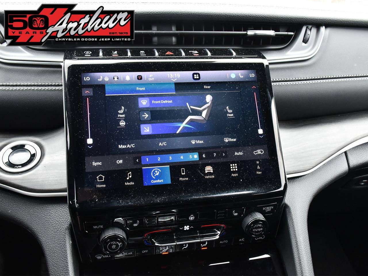 2025 Jeep Grand Cherokee L L LIMITED 4X4 Photo