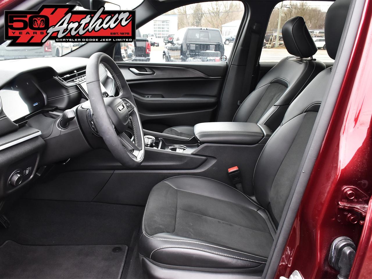 2025 Jeep Grand Cherokee L ALTITUDE 4X4 Photo