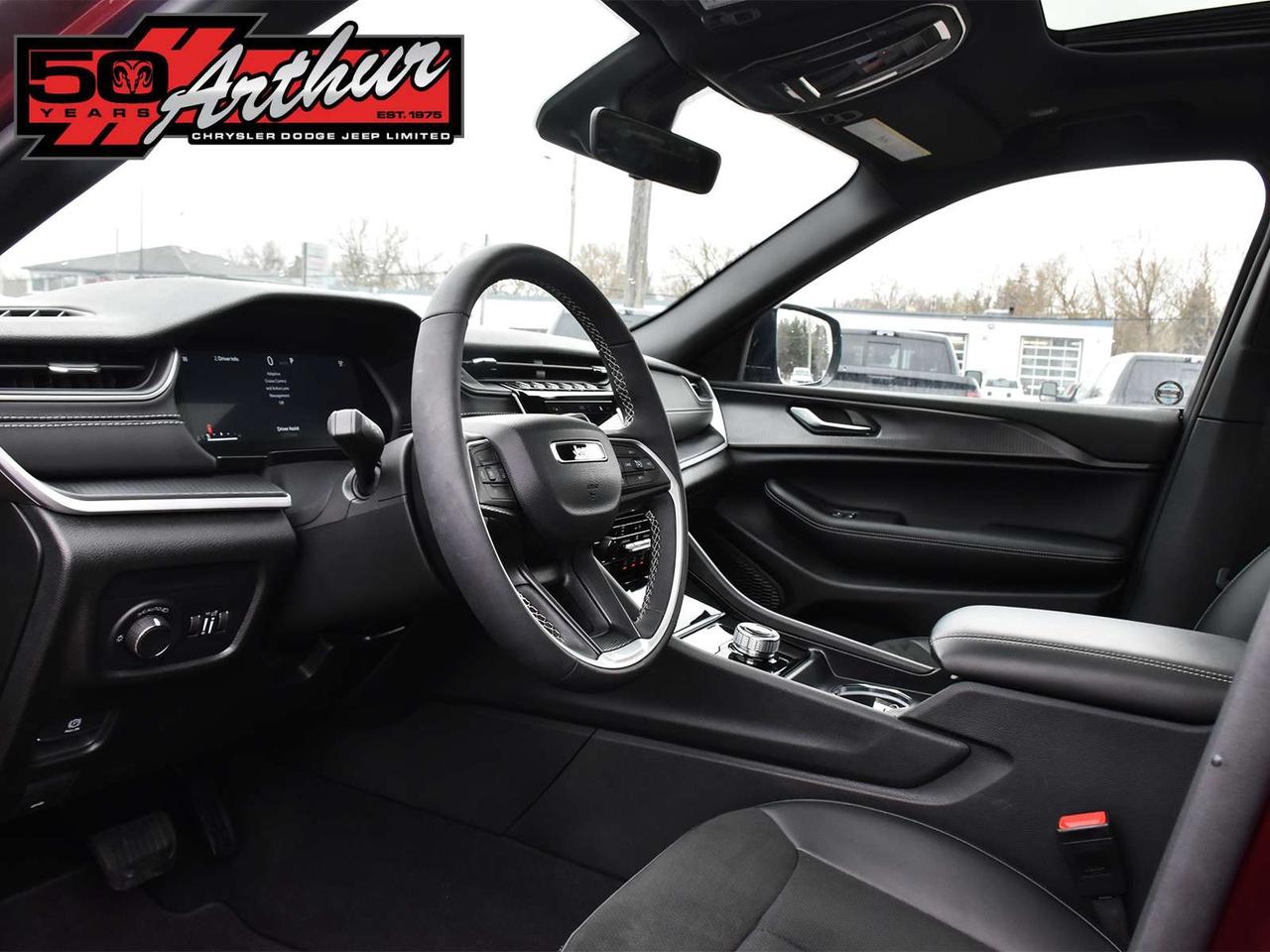 2025 Jeep Grand Cherokee ALTITUDE 4X4 Photo