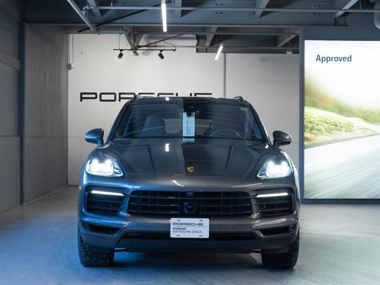 2022 Porsche Cayenne E-Hybrid Photo