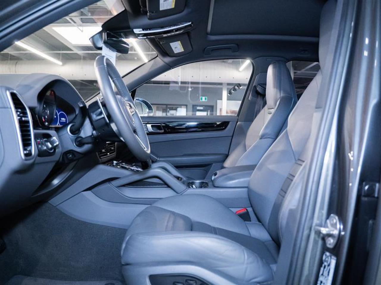 2022 Porsche Cayenne E-Hybrid Photo