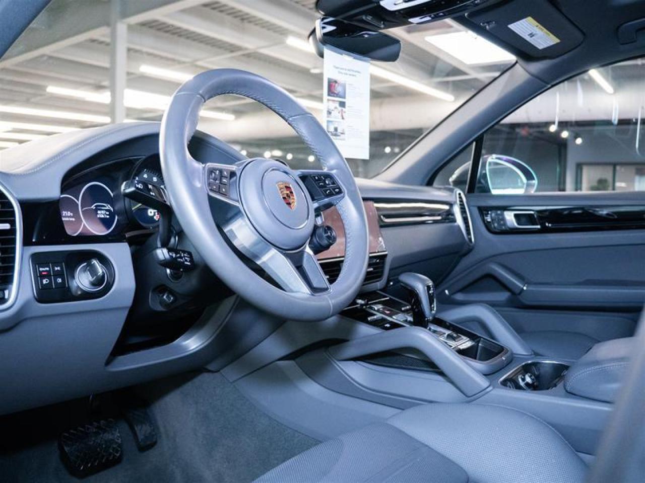 2022 Porsche Cayenne E-Hybrid Photo