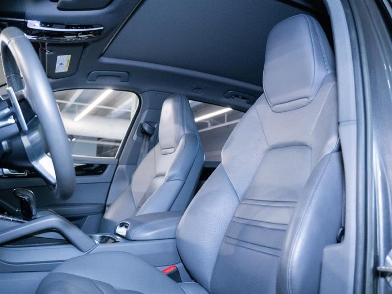 2022 Porsche Cayenne E-Hybrid Photo