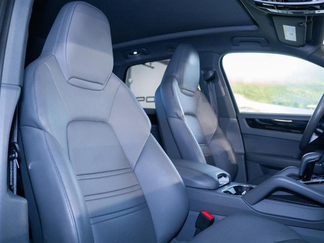 2022 Porsche Cayenne E-Hybrid Photo