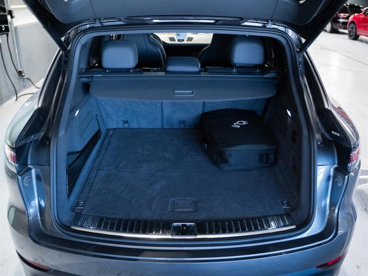 2022 Porsche Cayenne E-Hybrid Photo