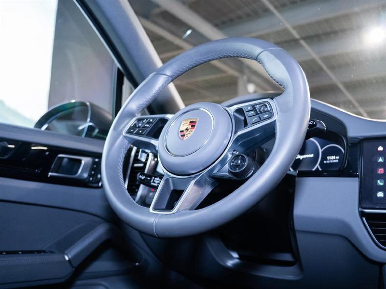 2022 Porsche Cayenne E-Hybrid Photo