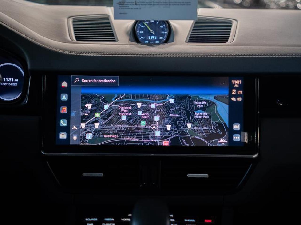 2022 Porsche Cayenne E-Hybrid Photo