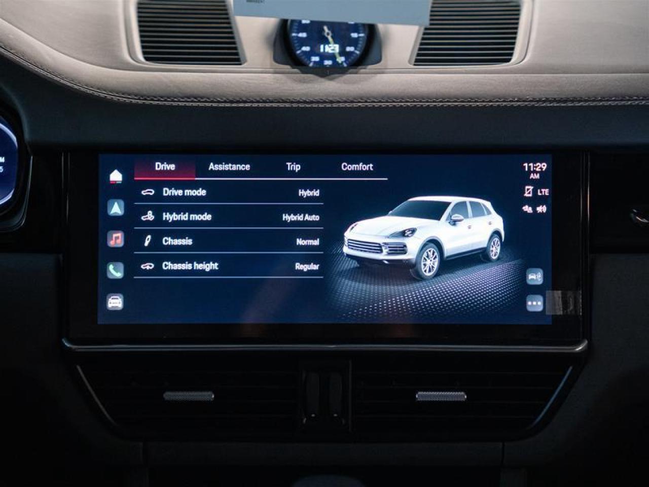 2022 Porsche Cayenne E-Hybrid Photo