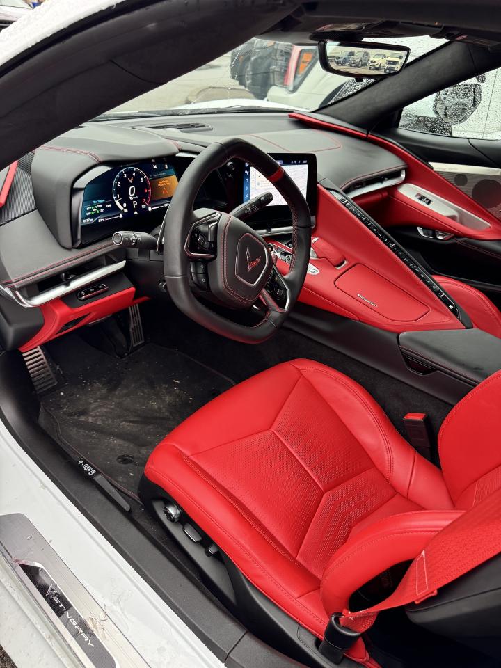 2024 Chevrolet Corvette 2dr Stingray Conv w-3LT Photo0