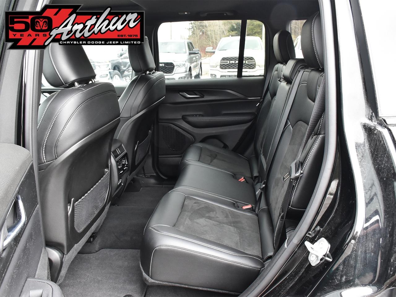 2025 Jeep Grand Cherokee ALTITUDE 4X4 Photo