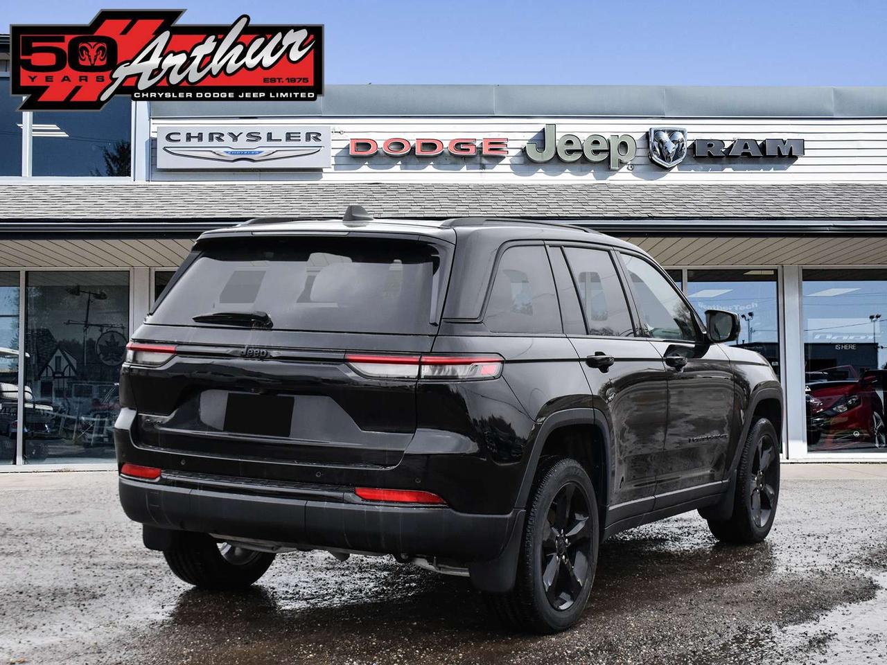 2025 Jeep Grand Cherokee ALTITUDE 4X4 Photo