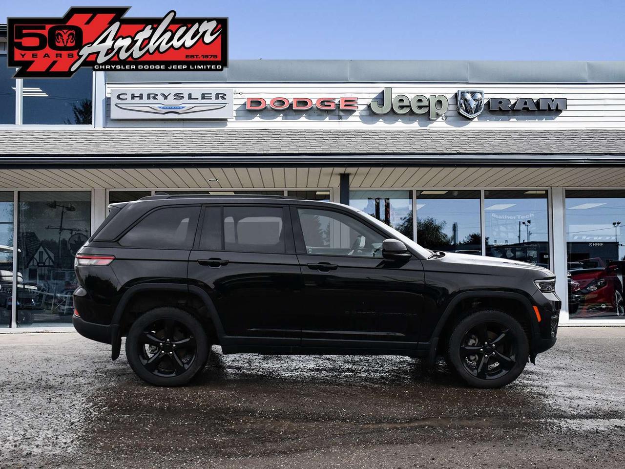 2025 Jeep Grand Cherokee ALTITUDE 4X4 Photo2