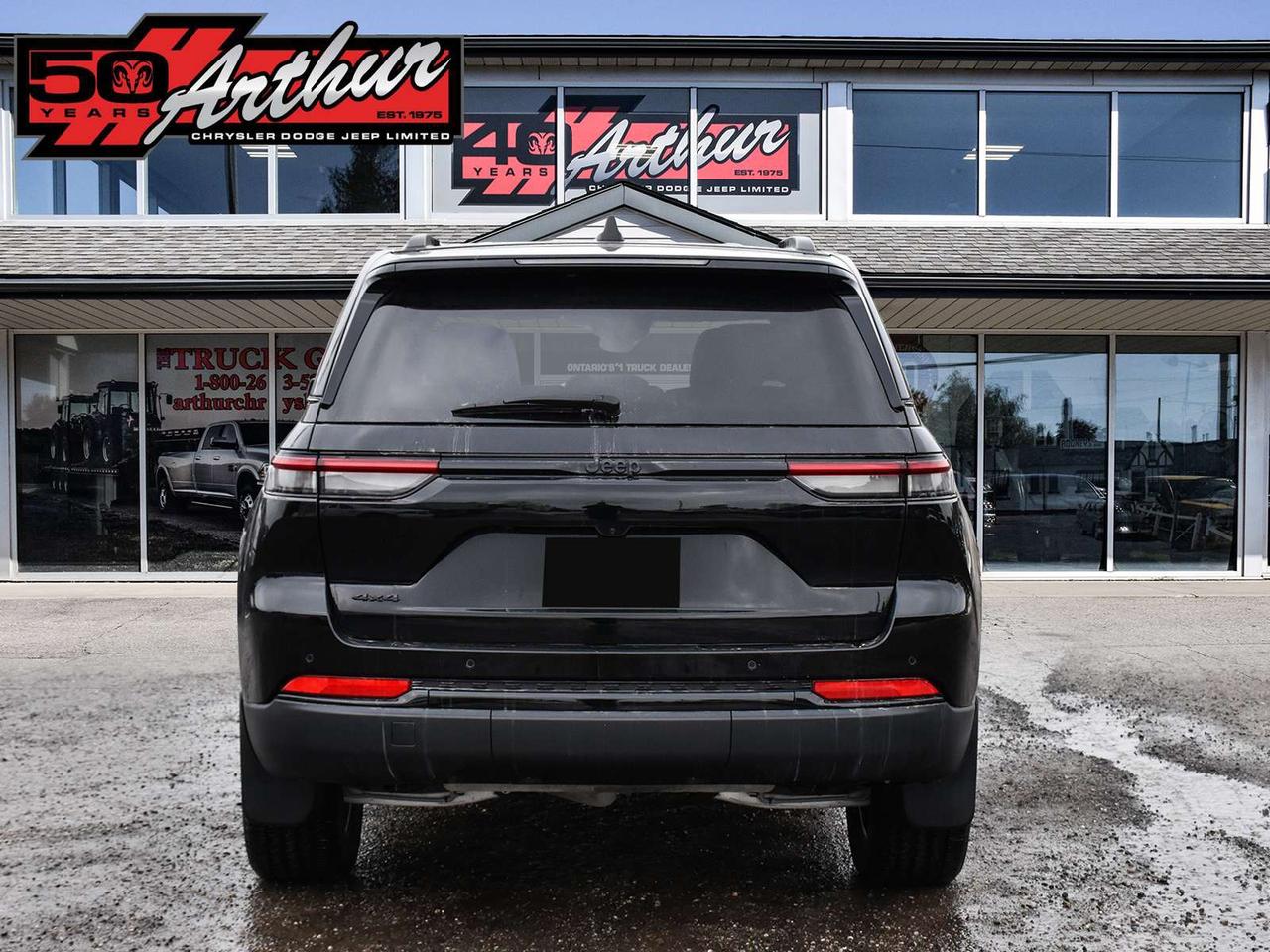 2025 Jeep Grand Cherokee ALTITUDE 4X4 Photo4