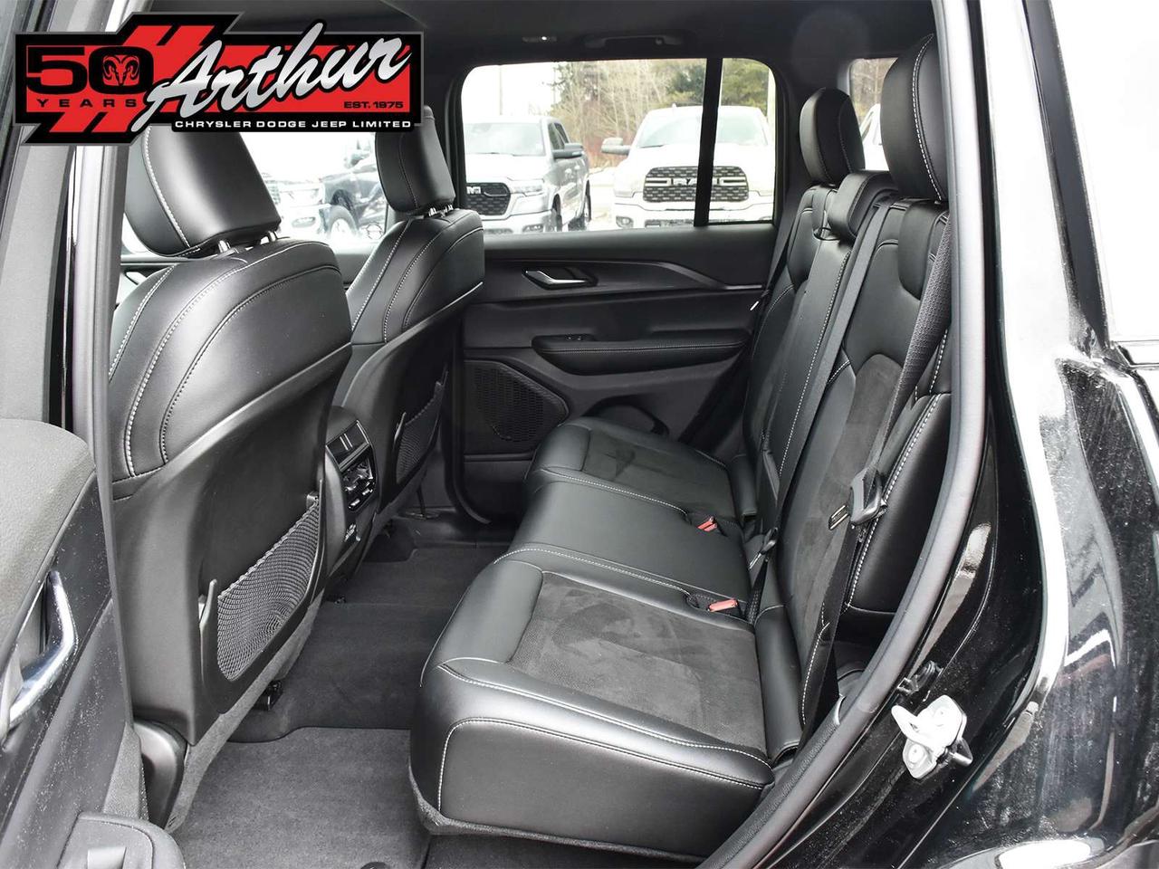 2025 Jeep Grand Cherokee ALTITUDE 4X4 Photo