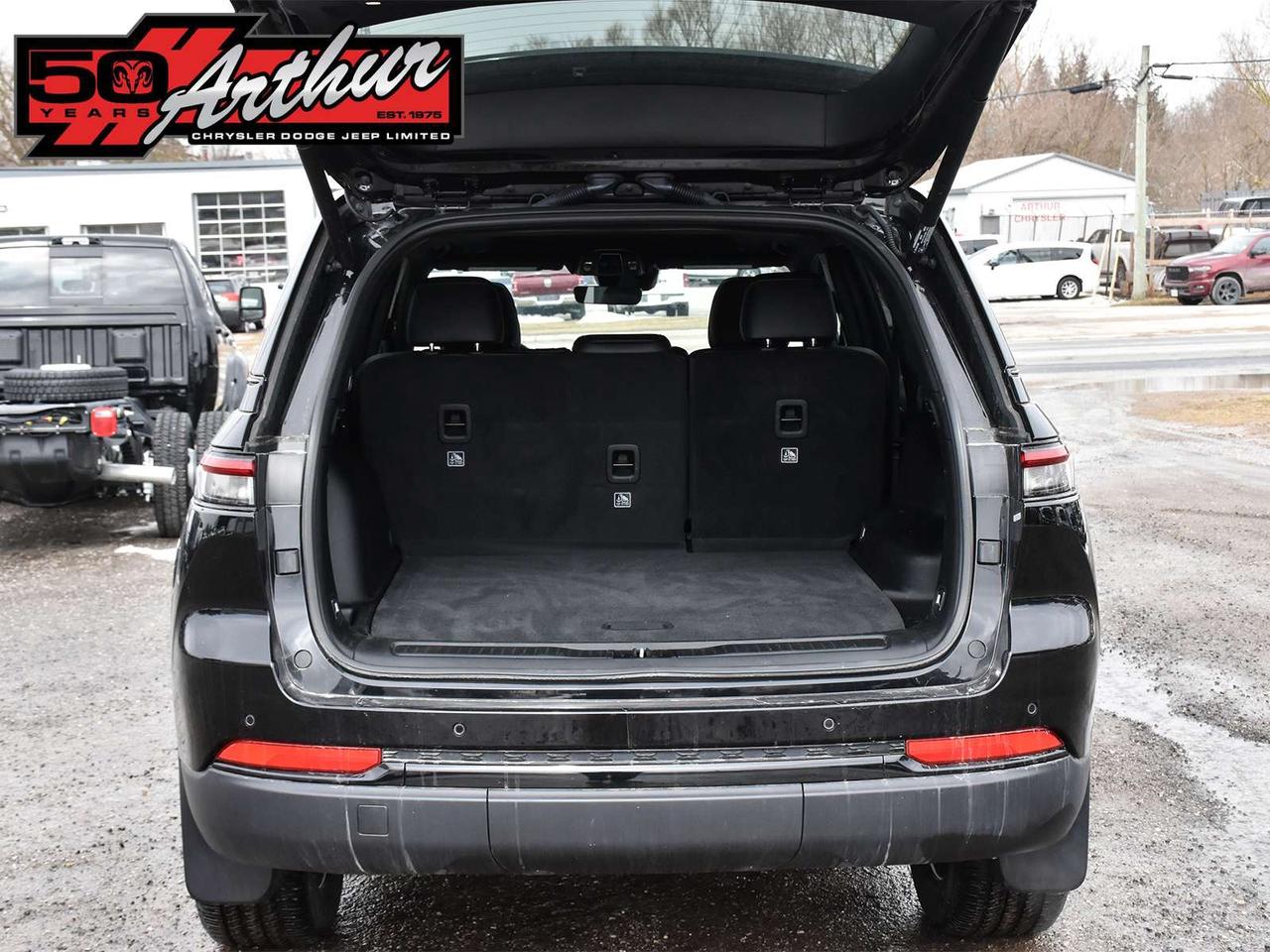 2025 Jeep Grand Cherokee ALTITUDE 4X4 Photo